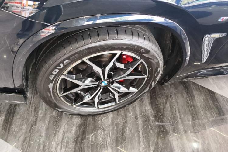 Used BMW X3 2023 xDrive25i M Sport Package Left Front Wheel Hub