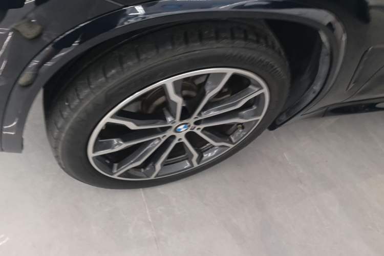 Used BMW X3 2023 Restyled xDrive30i Leading Edition M Night Sky Package Left Front Wheel Hub