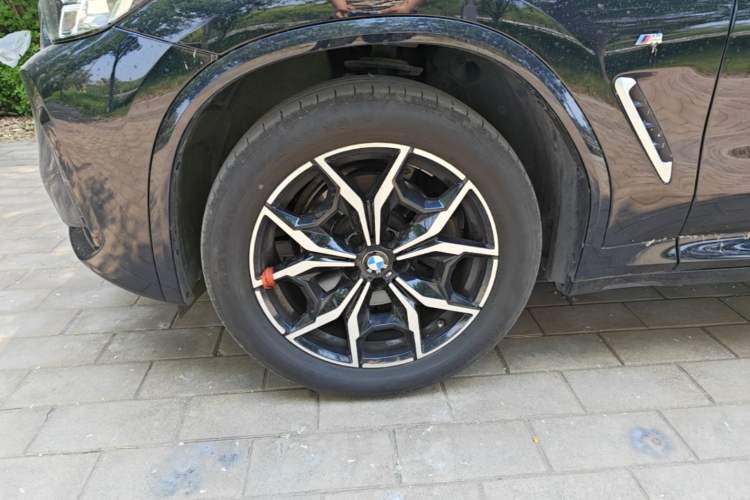 Used BMW X3 2023 xDrive25i M Sport Package Left Front Wheel Hub
