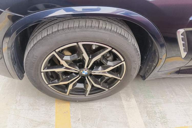 Used BMW X3 2023 xDrive25i M Sport Package Left Front Wheel Hub