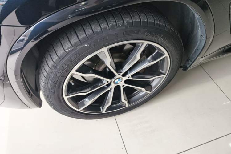 Used BMW X3 2023 Restyled xDrive30i Leading Edition M Night Sky Package Left Front Wheel Hub