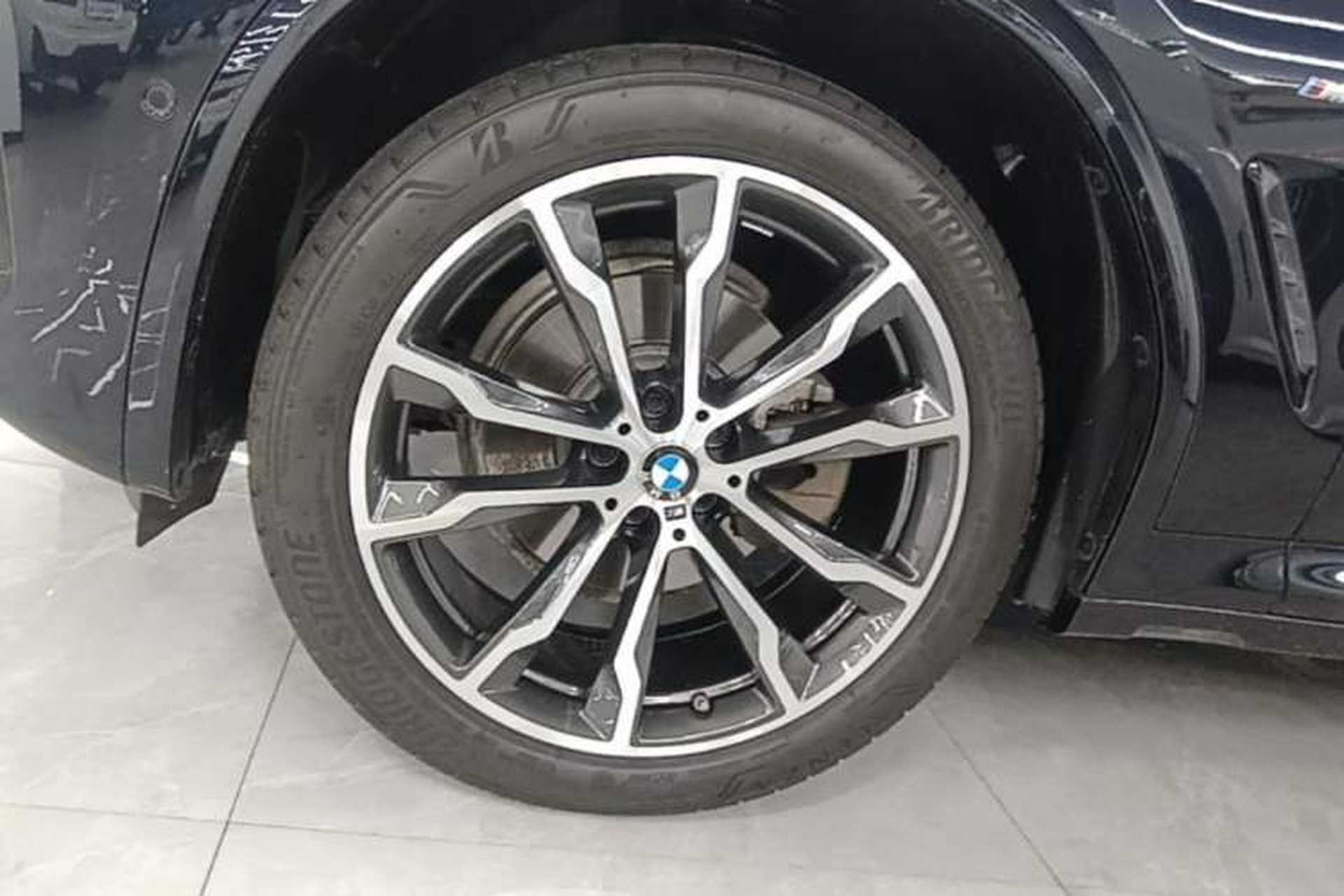 Used BMW X3 2023 Restyled xDrive30i Leading Edition M Night Sky Package Left Front Wheel Hub