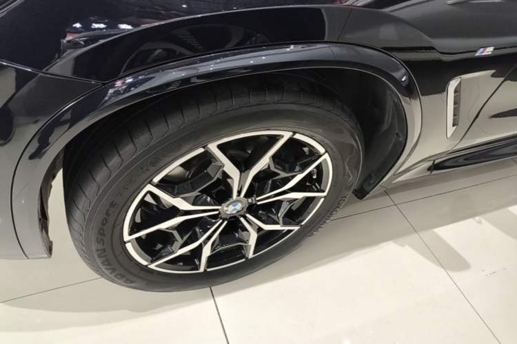 Used BMW X3 2023 xDrive25i M Sport Package Left Front Wheel Hub