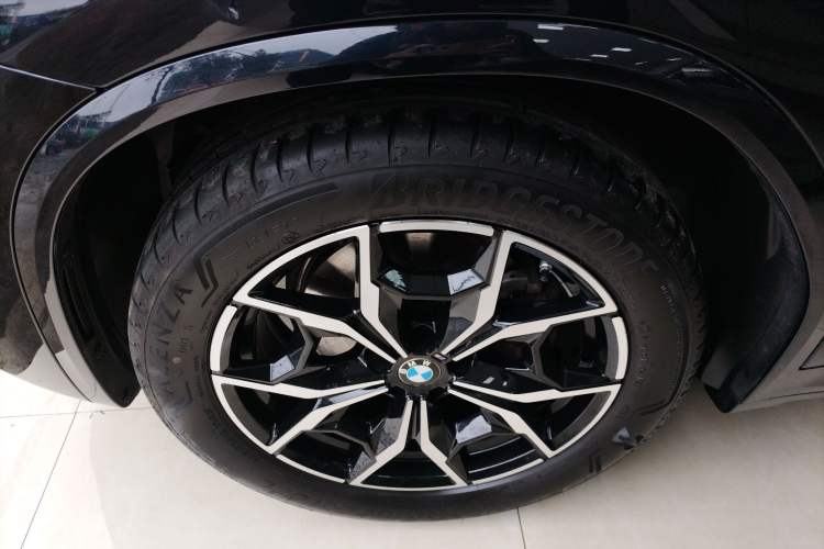 Used BMW X3 2023 xDrive25i M Sport Package Left Front Wheel Hub