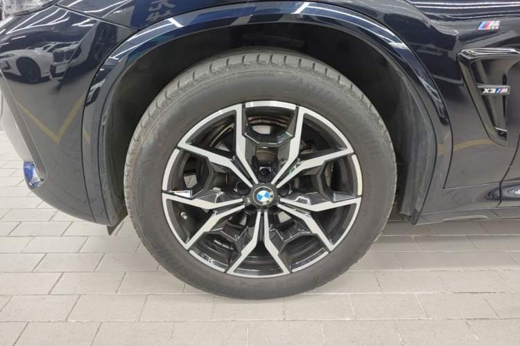 Used BMW X3 2023 xDrive25i M Sport Package Left Front Wheel Hub