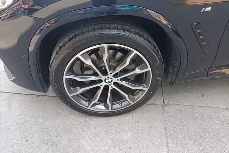 Used BMW X3 2023 Restyled xDrive30i Leading Edition M Night Sky Package Left Front Wheel Hub