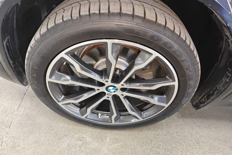 Used BMW X3 2023 Restyled xDrive30i Leading Edition M Night Sky Package Left Front Wheel Hub