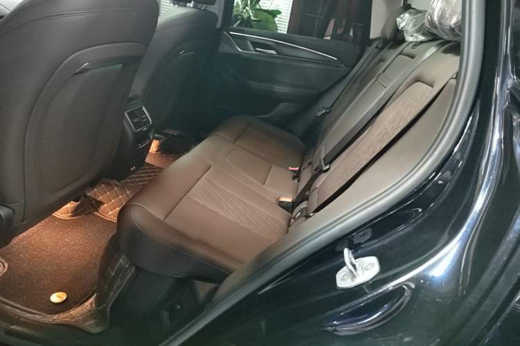 Used BMW X3 2023 Restyled xDrive30i Leading Edition M Night Sky Package Left Rear Seat