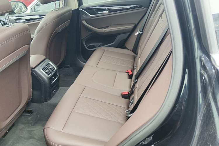 Used BMW X3 2023 xDrive25i M Sport Package Left Rear Seat