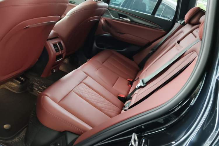 Used BMW X3 2023 Restyled xDrive30i Luxury Version M Night Edition Package Left Rear Seat