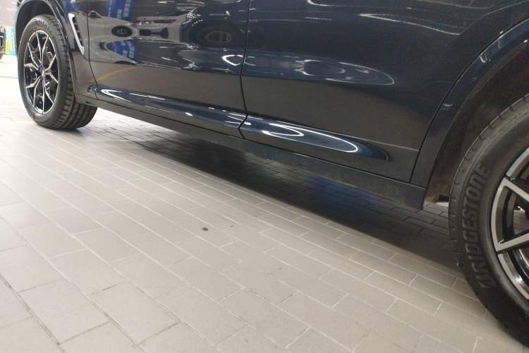 Used BMW X3 2023 xDrive25i M Sport Package Left Side Sill