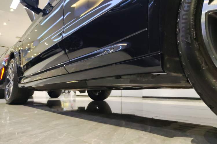 Used BMW X3 2023 Restyled xDrive30i Leading Edition M Night Sky Package Left Side Sill