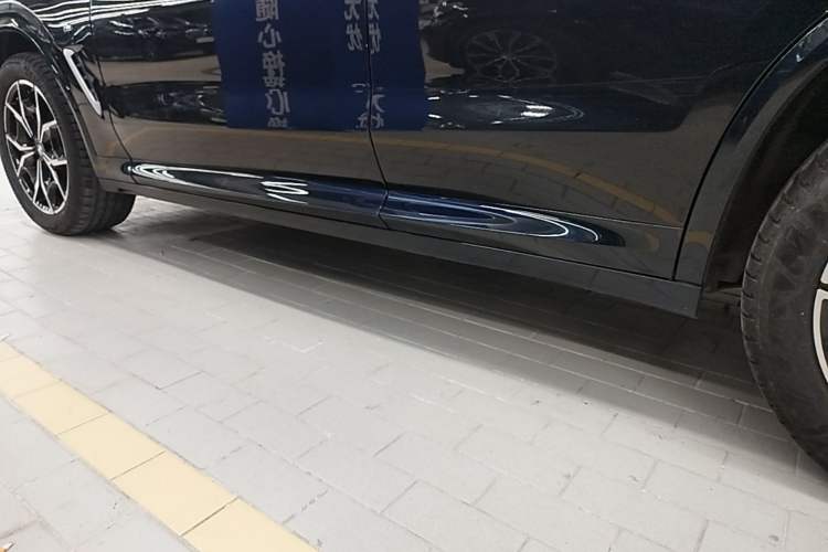 Used BMW X3 2023 xDrive25i M Sport Package Left Side Sill