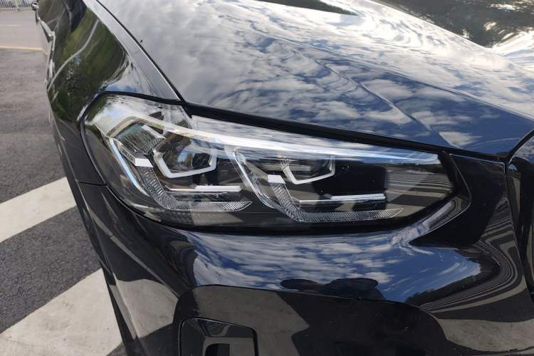 Used BMW X3 2023 Restyled xDrive30i Leading Edition M Night Sky Package Right Front Headlight