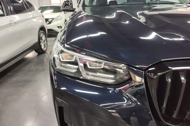 Used BMW X3 2023 Restyled xDrive30i Leading Edition M Night Sky Package Right Front Headlight