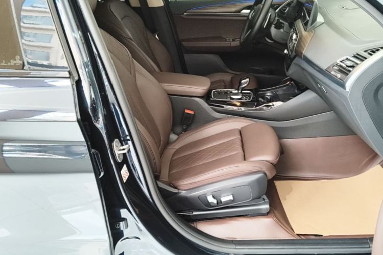 Used BMW X3 2023 xDrive30i Leading Model M Night Edition Package Right Front Seat