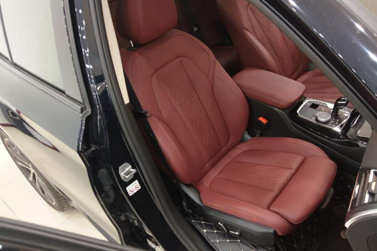 Used BMW X3 2023 Restyled xDrive30i Leading Edition M Night Sky Package Right Front Seat