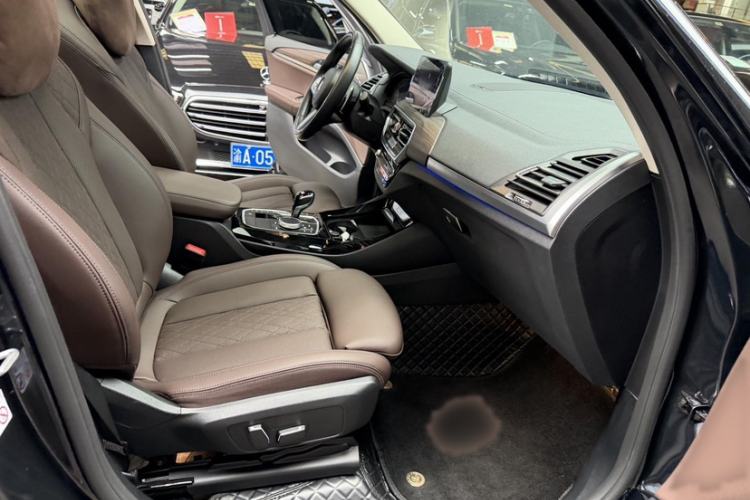 Used BMW X3 2023 Restyled xDrive30i Leading Edition M Night Sky Package Right Front Seat