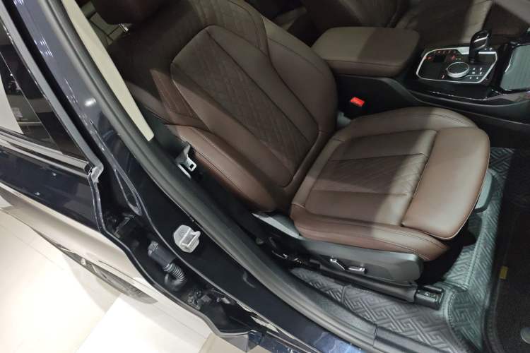 Used BMW X3 2023 Restyled xDrive30i Leading Edition M Night Sky Package Right Front Seat