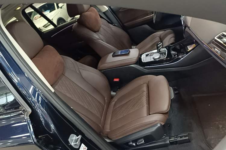 Used BMW X3 2023 xDrive30i Leading Model M Night Edition Package Right Front Seat