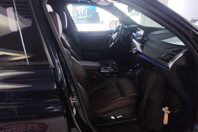 Used BMW X3 2023 xDrive30i Luxury Edition M Night Sky Package Right Front Seat