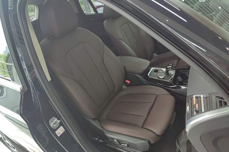 Used BMW X3 2023 xDrive25i M Sport Package Right Front Seat