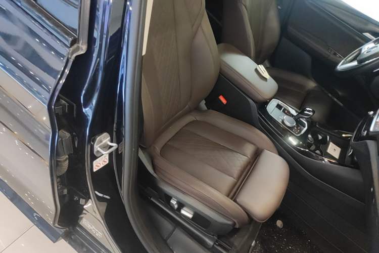 Used BMW X3 2023 xDrive30i Leading Model M Night Edition Package Right Front Seat