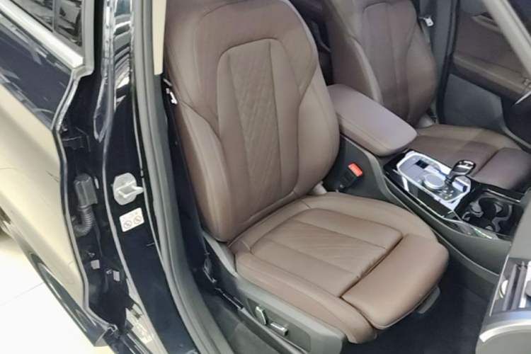 Used BMW X3 2023 xDrive25i M Sport Package Right Front Seat