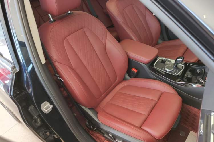 Used BMW X3 2023 Restyled xDrive30i Leading Edition M Night Sky Package Right Front Seat