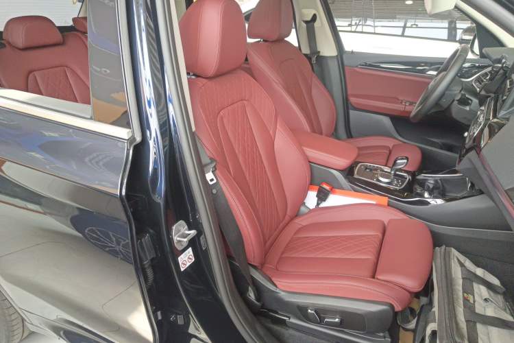 Used BMW X3 2023 xDrive25i M Sport Package Right Front Seat