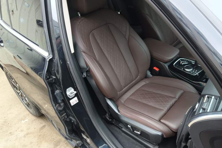Used BMW X3 2023 xDrive25i M Sport Package Right Front Seat