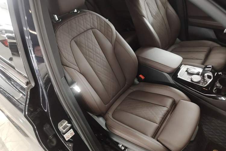 Used BMW X3 2023 xDrive30i Luxury Edition M Night Sky Package Right Front Seat