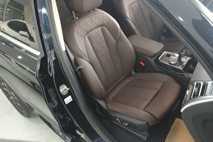 Used BMW X3 2023 xDrive25i M Sport Package Right Front Seat