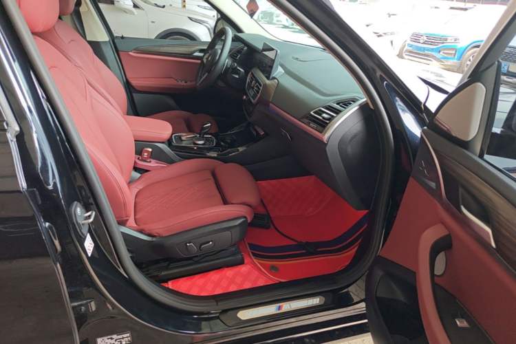 Used BMW X3 2023 Restyled xDrive30i Leading Edition M Night Sky Package Right Front Seat