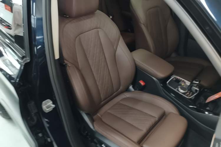 Used BMW X3 2023 Restyled xDrive30i Leading Edition M Night Sky Package Right Front Seat