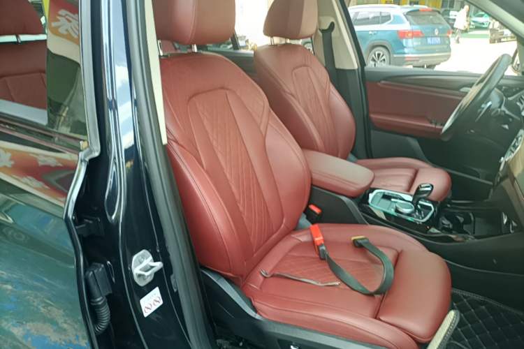 Used BMW X3 2023 Restyled xDrive30i Leading Edition M Night Sky Package Right Front Seat