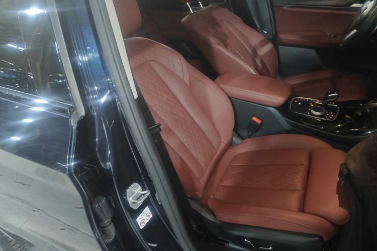 Used BMW X3 2023 Restyled xDrive30i Leading Edition M Night Sky Package Right Front Seat