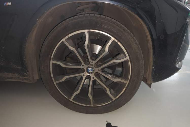 Used BMW X3 2023 xDrive30i Leading Model M Night Edition Package Right Front Wheel Hub