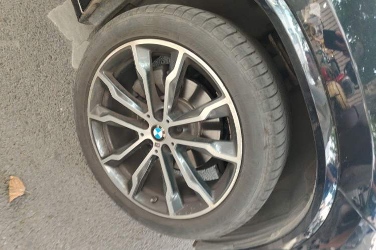 Used BMW X3 2023 xDrive30i Leading Model M Night Edition Package Right Front Wheel Hub