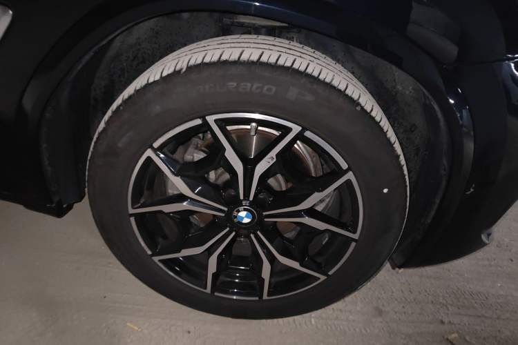 Used BMW X3 2023 xDrive25i M Sport Package Right Front Wheel Hub