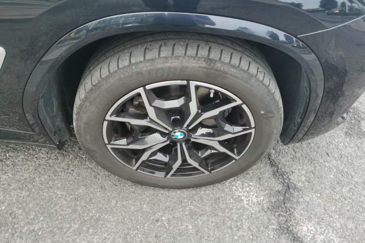 Used BMW X3 2023 xDrive25i M Sport Package Right Front Wheel Hub
