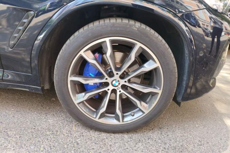 Used BMW X3 2023 xDrive30i Leading Model M Night Edition Package Right Front Wheel Hub