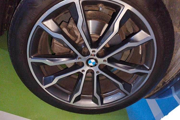 Used BMW X3 2023 xDrive30i Leading Model M Night Edition Package Right Front Wheel Hub