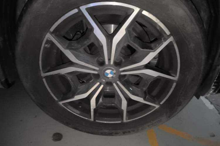 Used BMW X3 2023 xDrive25i M Sport Package Right Front Wheel Hub