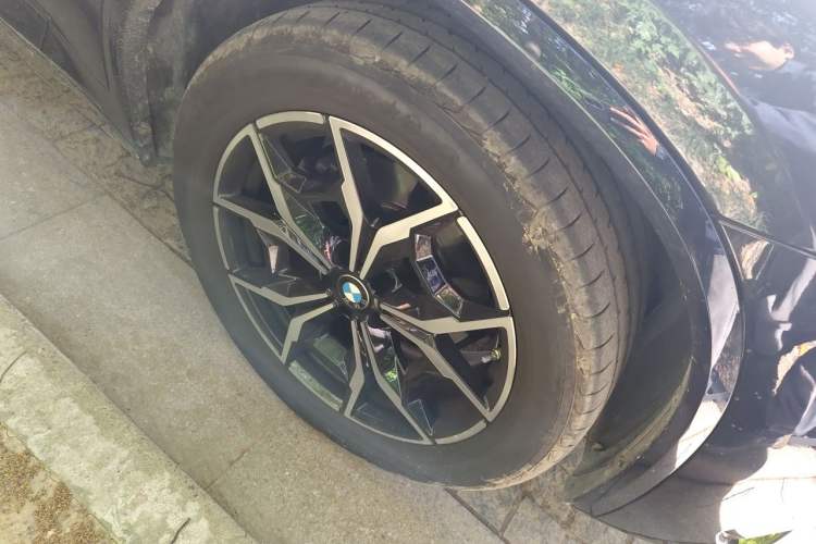 Used BMW X3 2023 xDrive25i M Sport Package Right Front Wheel Hub