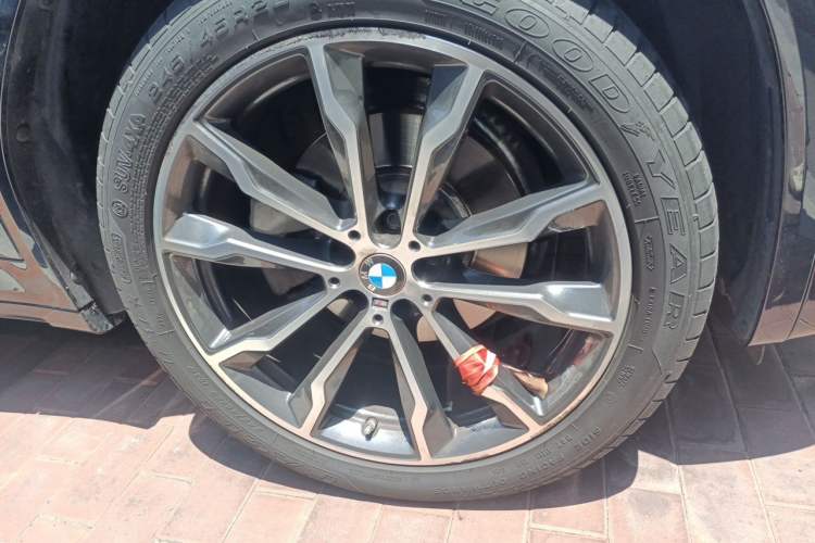 Used BMW X3 2023 Restyled xDrive30i Leading Edition M Night Sky Package Right Front Wheel Hub