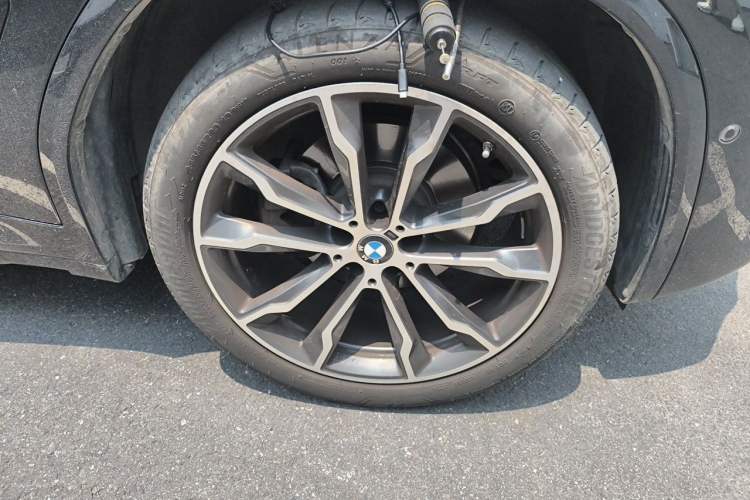 Used BMW X3 2023 xDrive30i Leading Model M Night Edition Package Right Front Wheel Hub