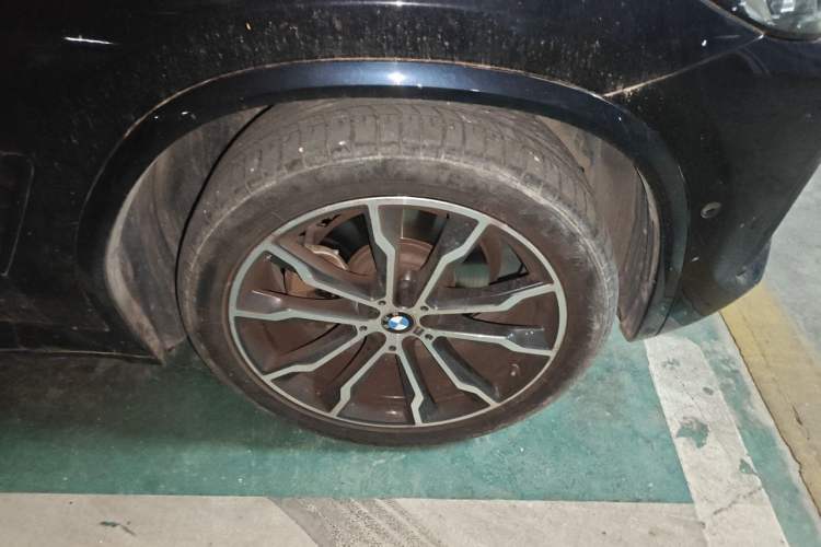 Used BMW X3 2023 xDrive30i Leading Model M Night Edition Package Right Front Wheel Hub