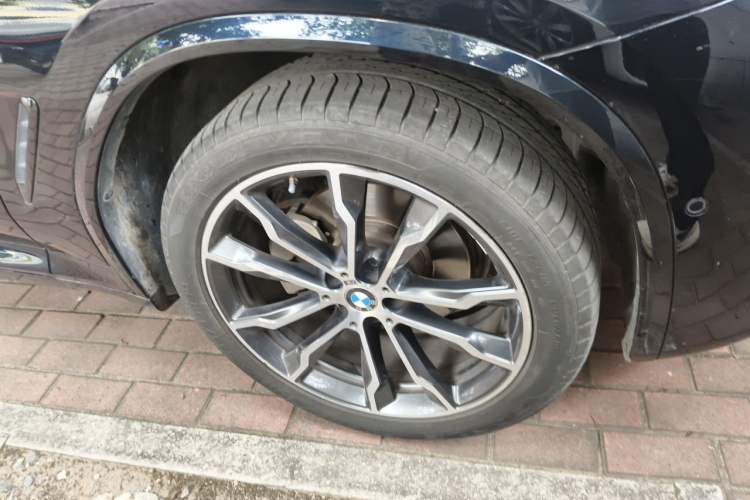 Used BMW X3 2023 Restyled xDrive30i Leading Edition M Night Sky Package Right Front Wheel Hub