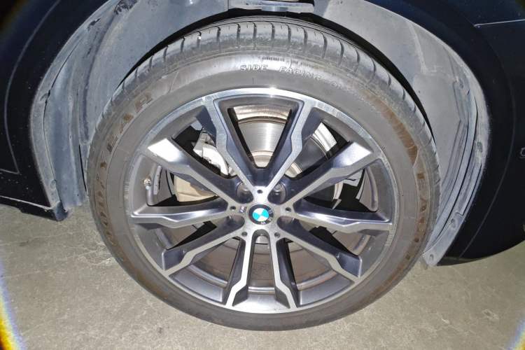 Used BMW X3 2023 xDrive30i Leading Model M Night Edition Package Right Front Wheel Hub